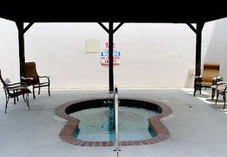 Hotel Courtyard East/bill Morris Parkway